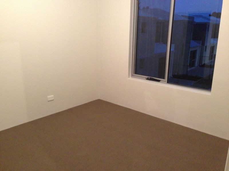 8/148-154 Railway Parade, Queens Park WA 6107