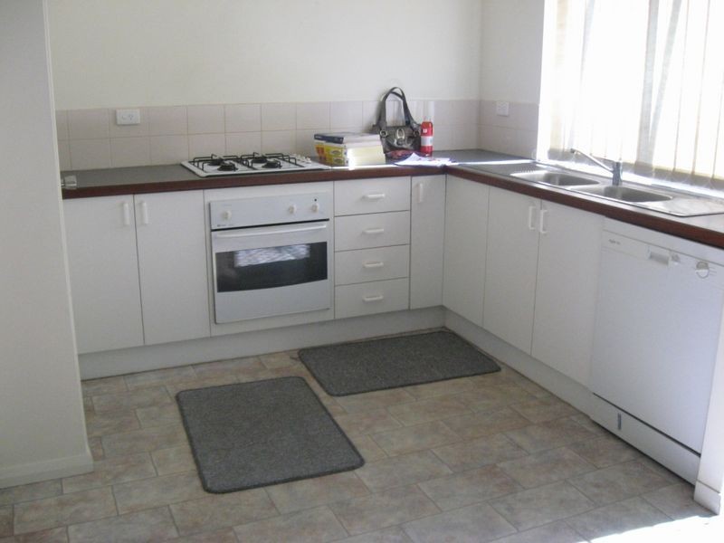 11/18-20 The Crescent, Redcliffe WA 6104