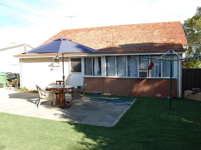 54 Bawdan Street, Willagee WA 6156