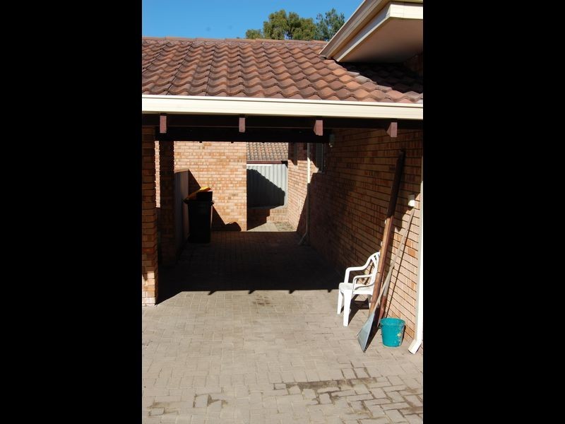 2/225 Berwick Street, Victoria Park WA 6100