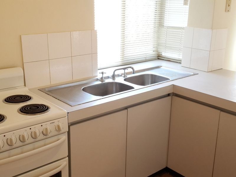 2/225 Berwick Street, Victoria Park WA 6100