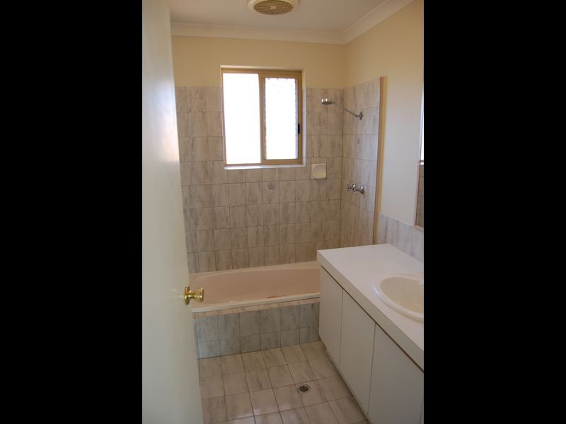 2/225 Berwick Street, Victoria Park WA 6100