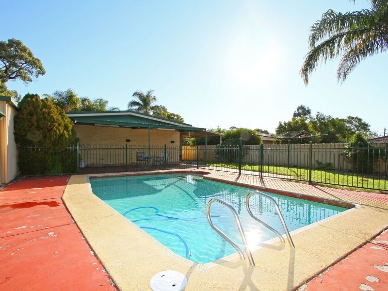 6 Coops Avenue, Thornlie WA 6108