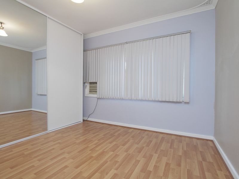 6 Coops Avenue, Thornlie WA 6108