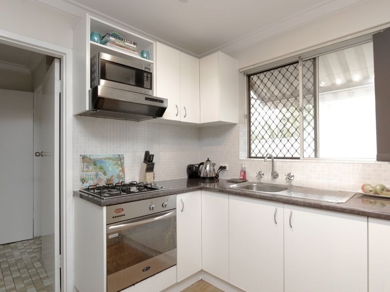 2/1047 Albany Highway, St James WA 6102