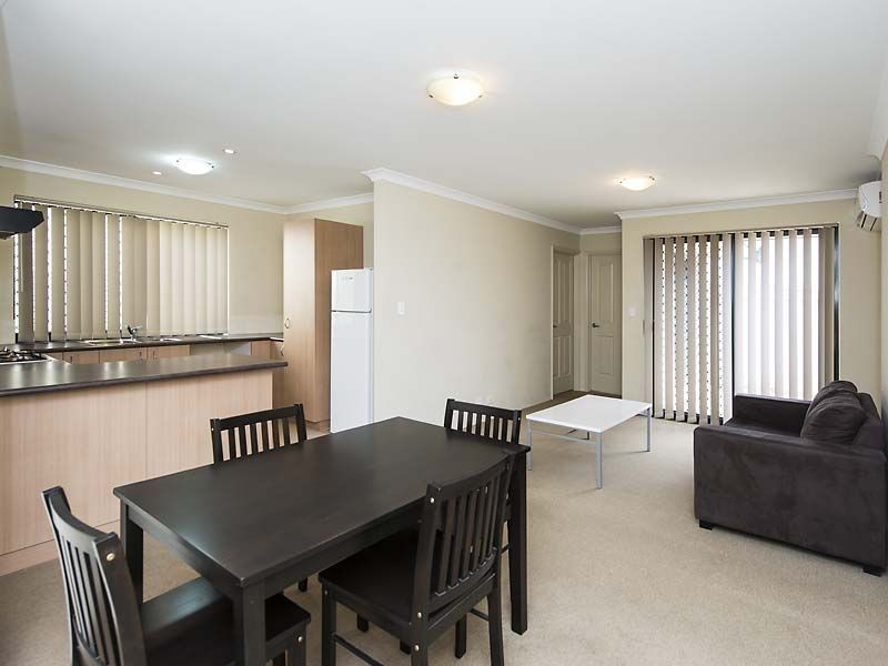 2/42 Norman Street, St James WA 6102