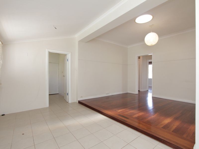 42 Wyndham Street, St James WA 6102