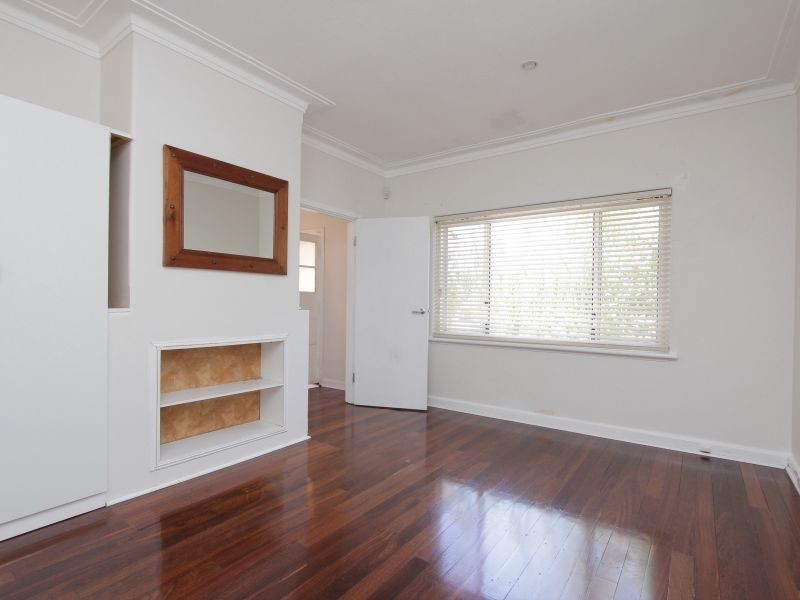 42 Wyndham Street, St James WA 6102