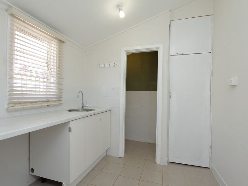 42 Wyndham Street, St James WA 6102