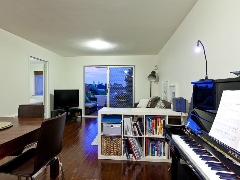 4/12 McMaster Street, Victoria Park WA 6100