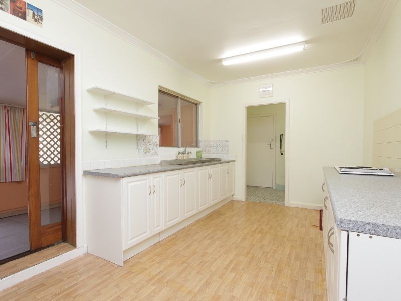 56B Spring Road, Thornlie WA 6108