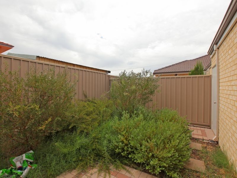 6/7 Stockman Way, Cannington WA 6107