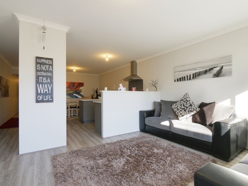 4 Dampiera Street, Caversham WA 6055