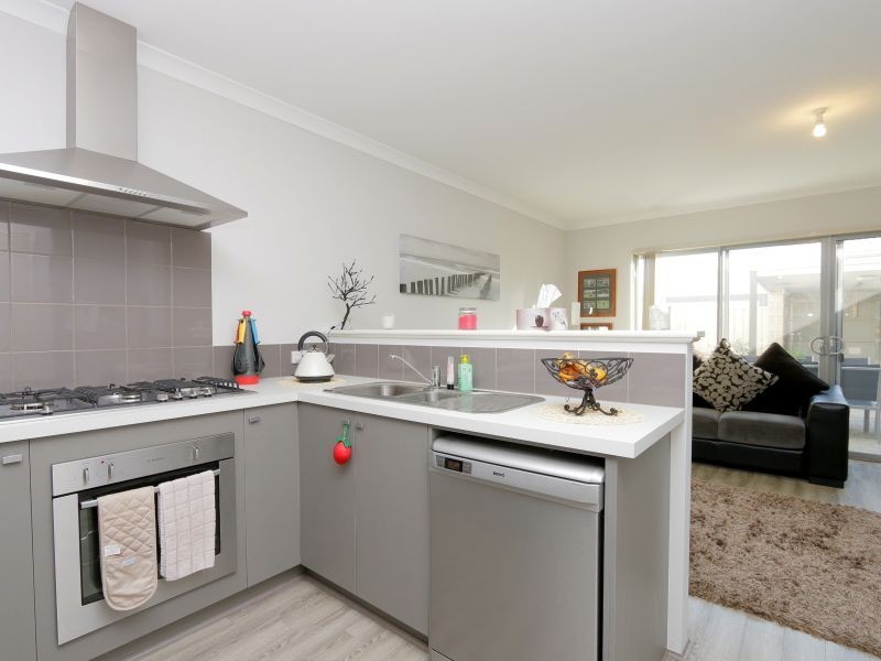 4 Dampiera Street, Caversham WA 6055