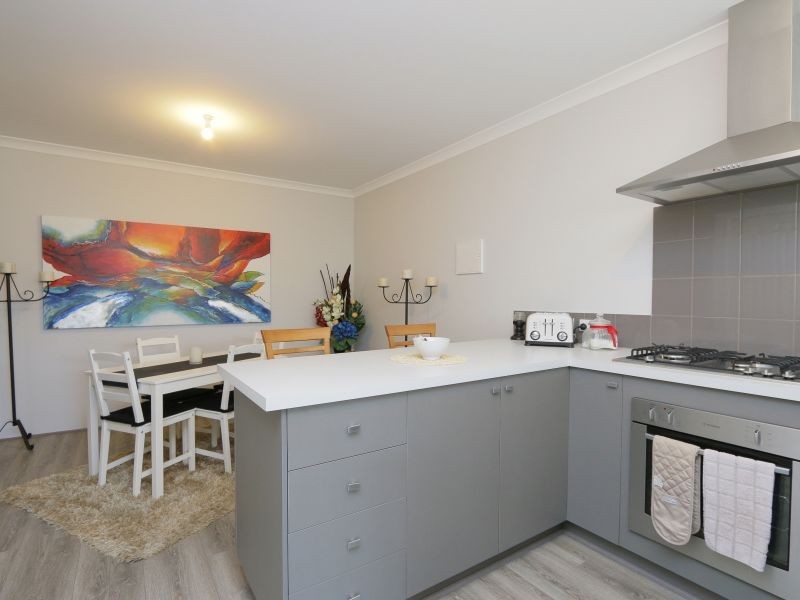 4 Dampiera Street, Caversham WA 6055