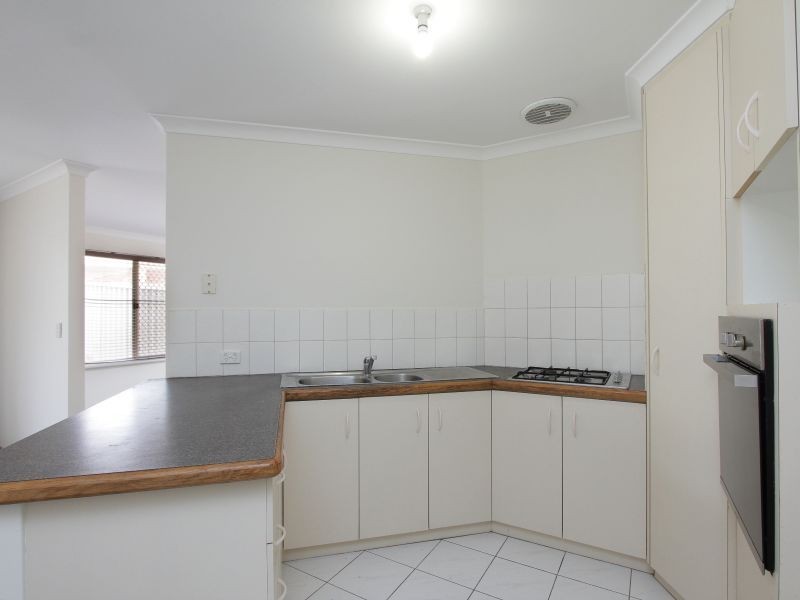 4/3 Norman Street, St James WA 6102