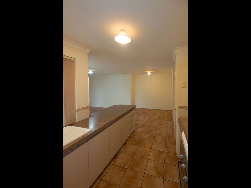 2/257 Surrey Road, Kewdale WA 6105