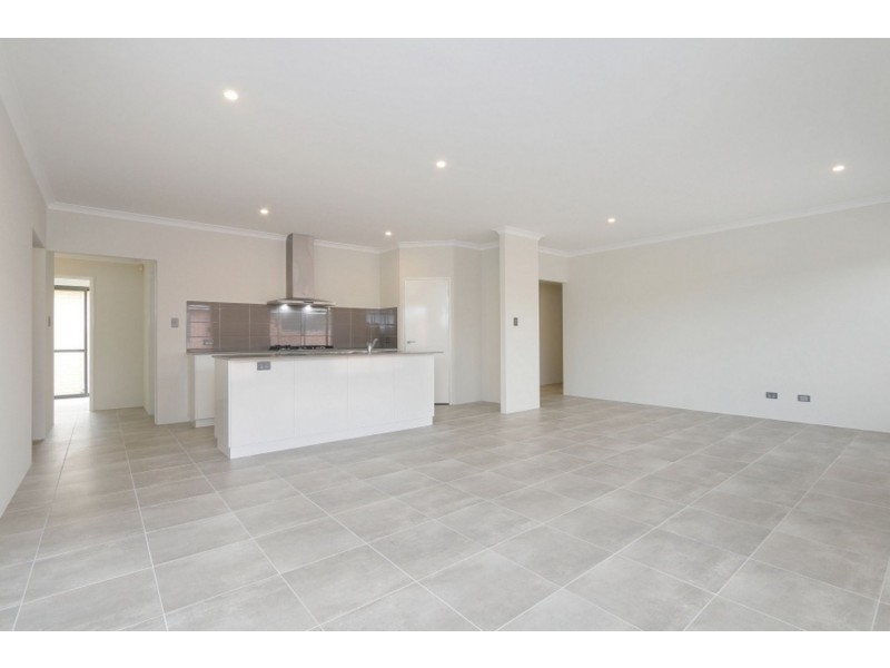 18 Jordan Street, Haynes WA 6112