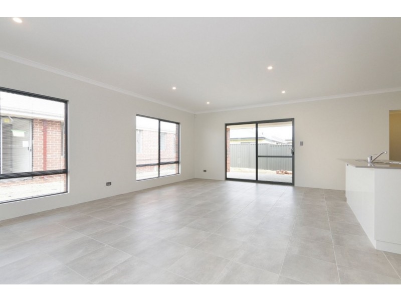 18 Jordan Street, Haynes WA 6112