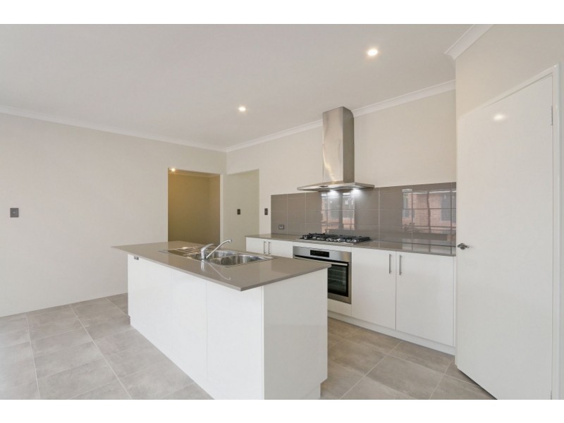 18 Jordan Street, Haynes WA 6112
