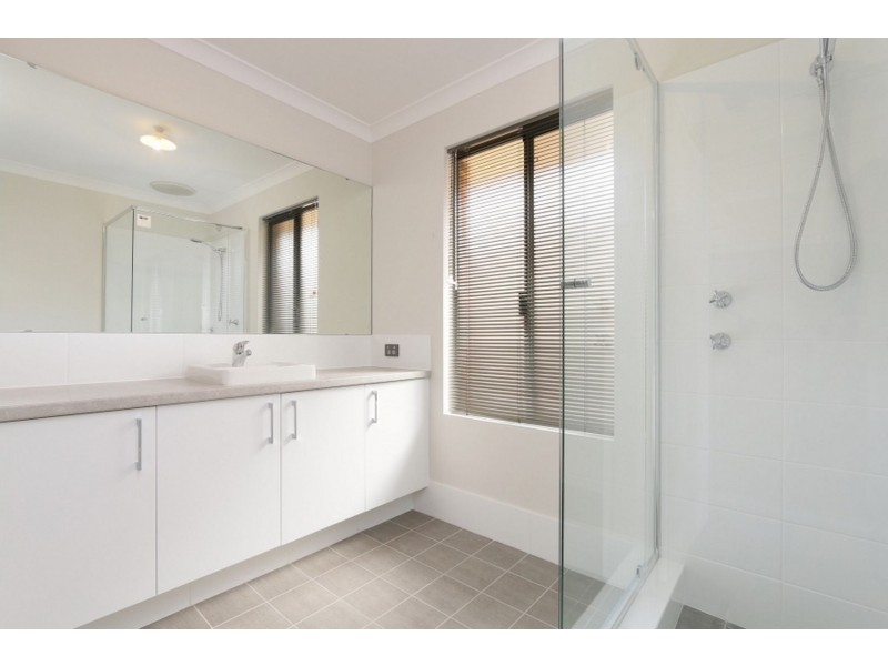 18 Jordan Street, Haynes WA 6112