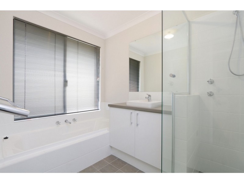 18 Jordan Street, Haynes WA 6112