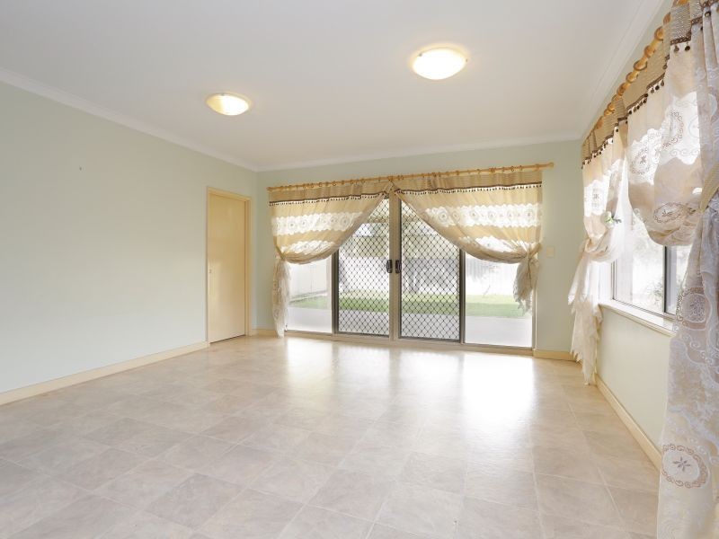 7 Devine Street, Maddington WA 6109