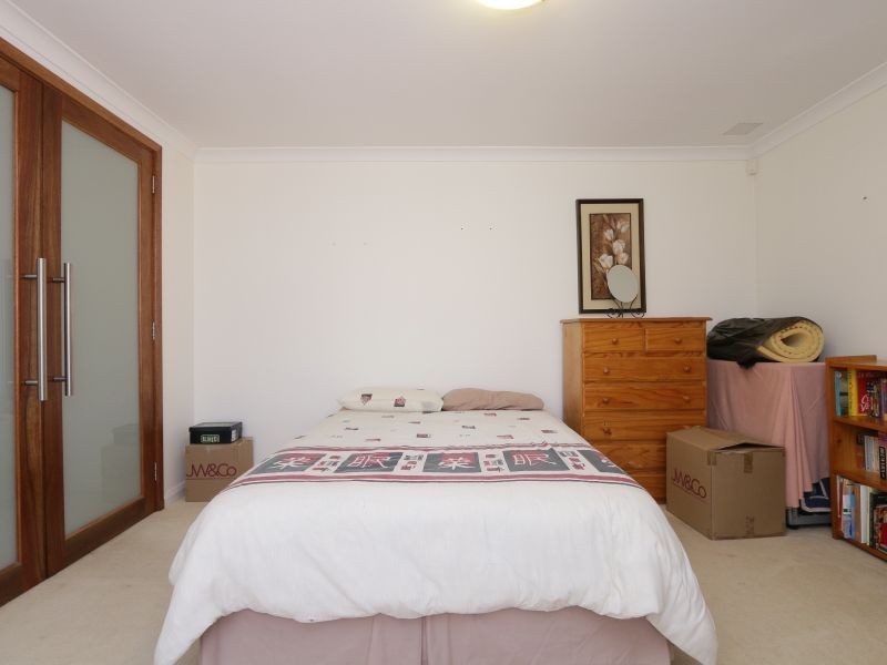 2/8 Hope Avenue, Manning WA 6152