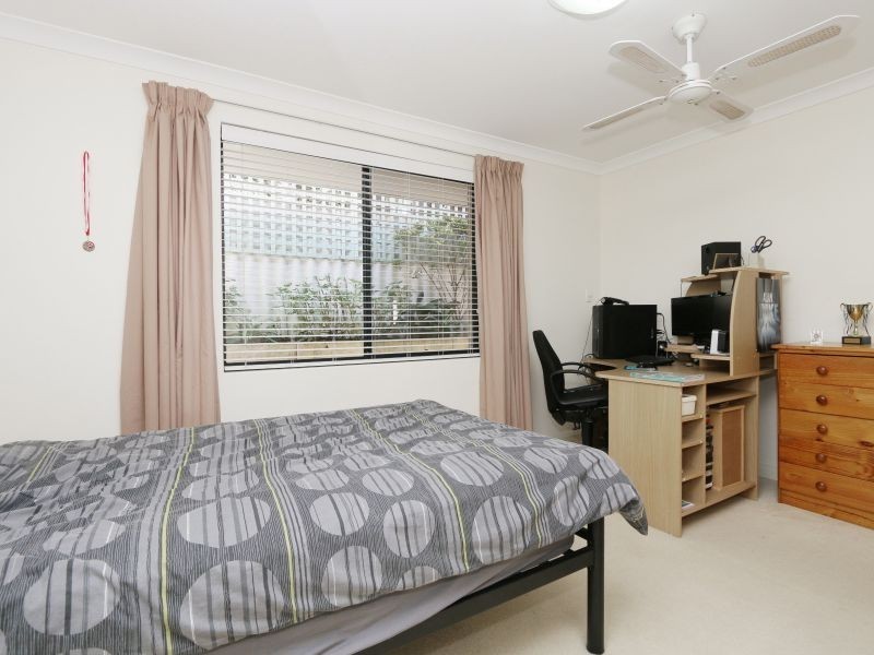 2/8 Hope Avenue, Manning WA 6152