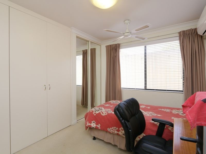 2/8 Hope Avenue, Manning WA 6152