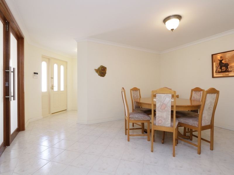 2/8 Hope Avenue, Manning WA 6152