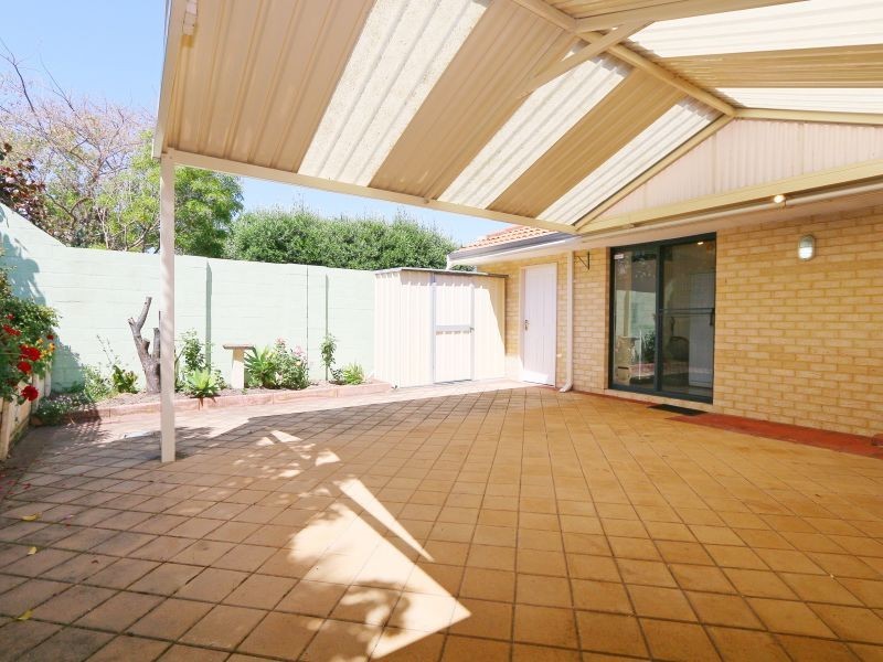 2/8 Hope Avenue, Manning WA 6152