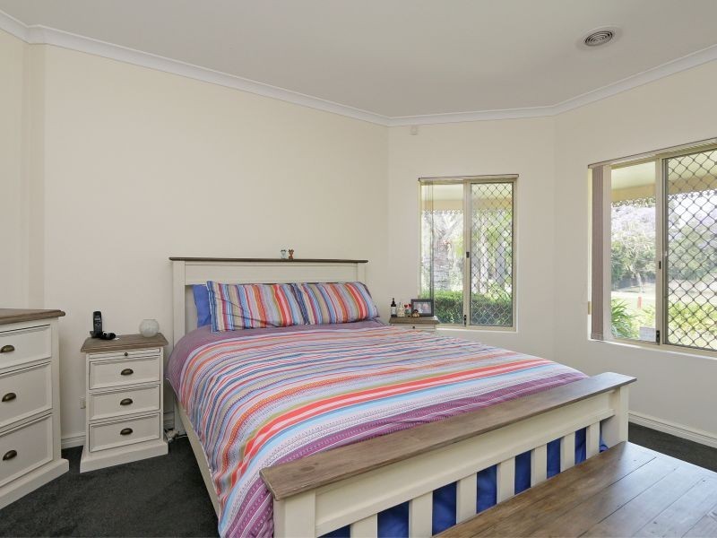 11 Illawarra Crescent, Canning Vale WA 6155