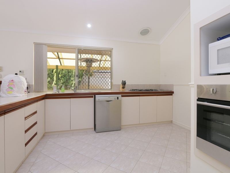 11 Illawarra Crescent, Canning Vale WA 6155