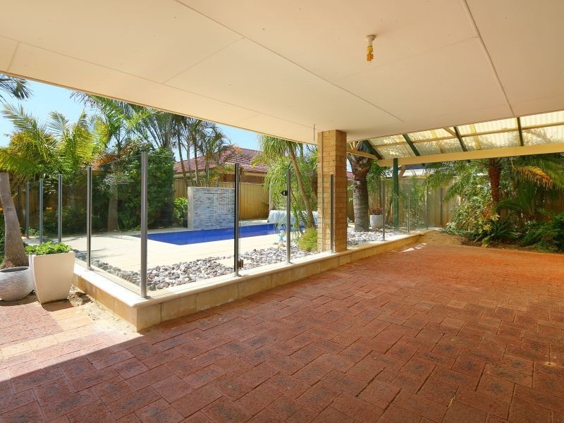 11 Illawarra Crescent, Canning Vale WA 6155