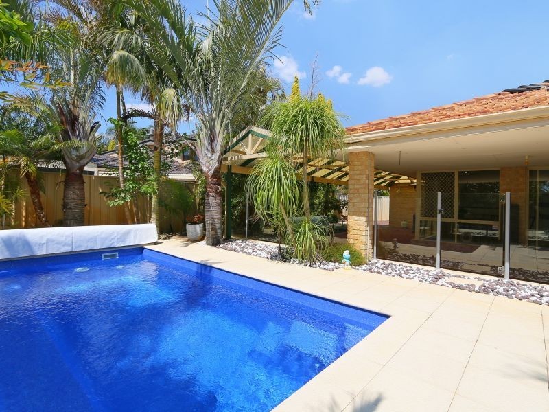 11 Illawarra Crescent, Canning Vale WA 6155