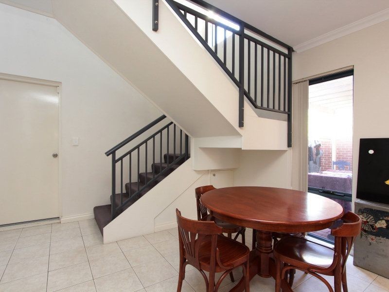 7/8 Hillcrest Road, Kewdale WA 6105