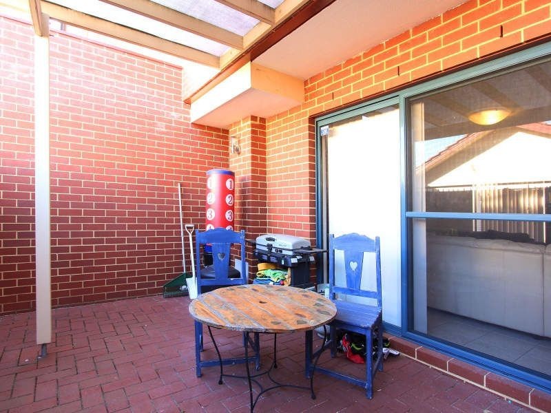 7/8 Hillcrest Road, Kewdale WA 6105