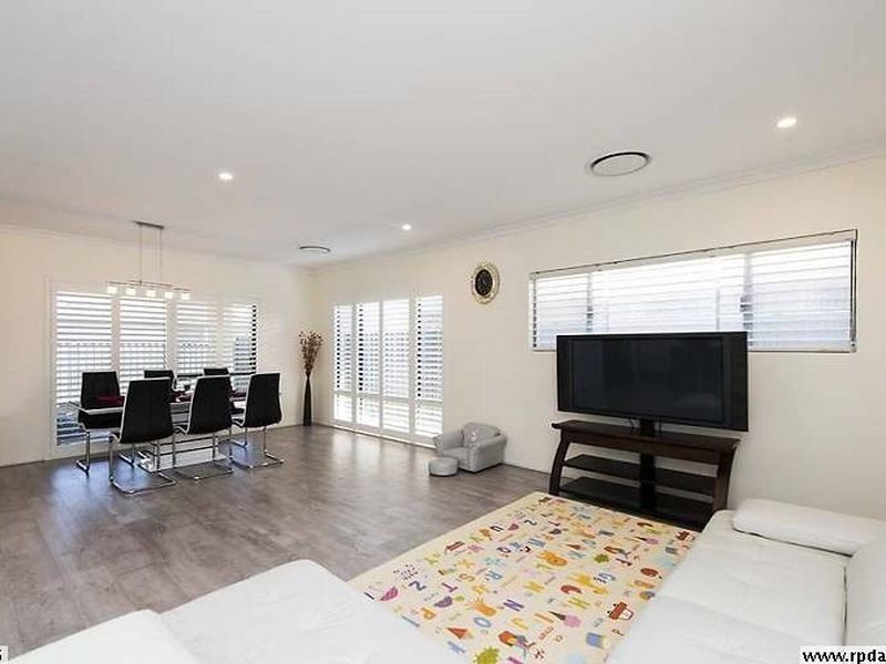5 Vienta Street, Aveley WA 6069