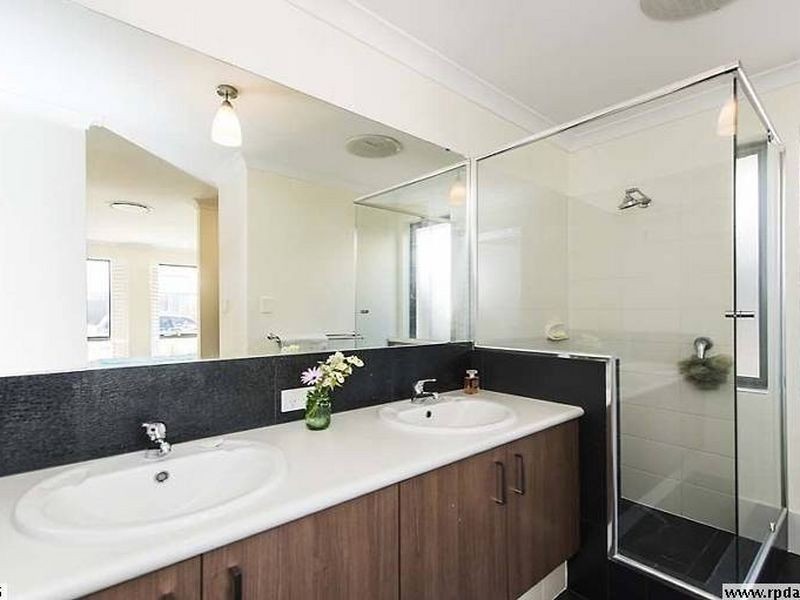 5 Vienta Street, Aveley WA 6069