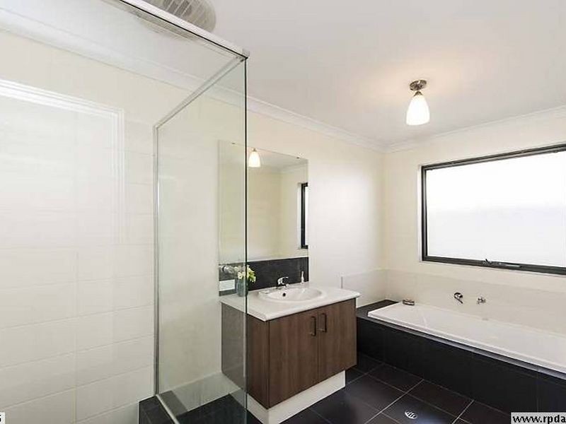 5 Vienta Street, Aveley WA 6069