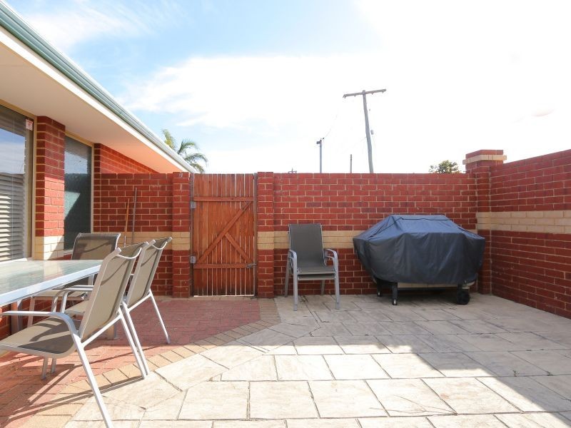 6/1 Chapman Road, St James WA 6102