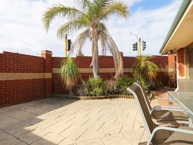 6/1 Chapman Road, St James WA 6102
