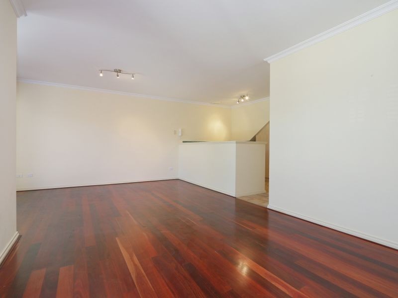 2/174 Carnarvon Street, East Victoria Park WA 6101