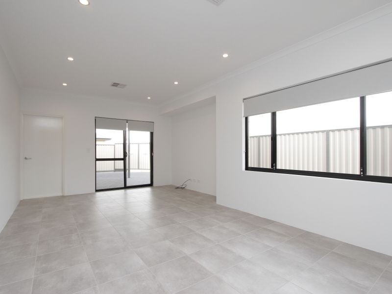 48 Villatella Gardens, Piara Waters WA 6112
