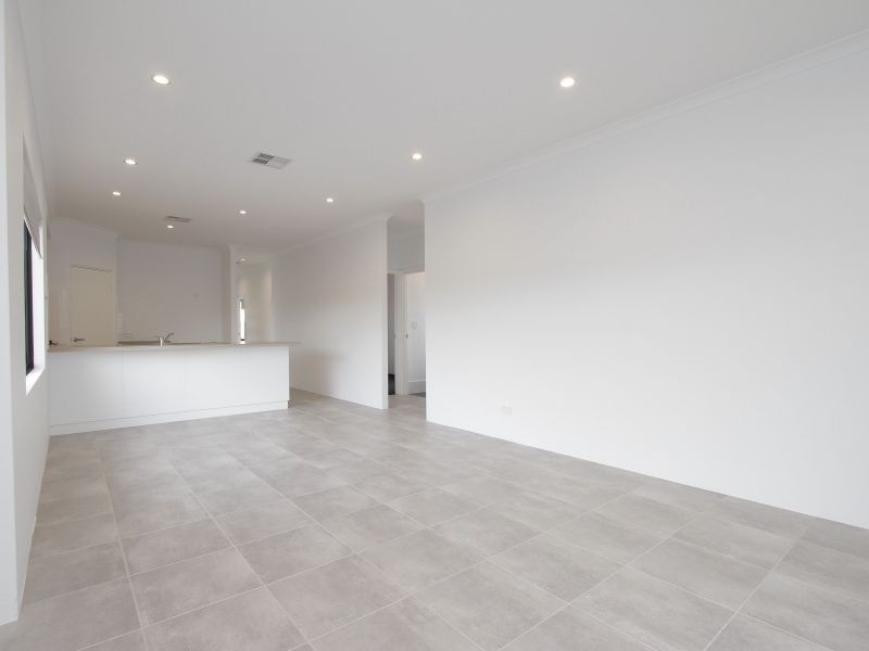 48 Villatella Gardens, Piara Waters WA 6112