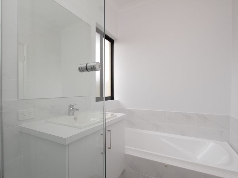 48 Villatella Gardens, Piara Waters WA 6112