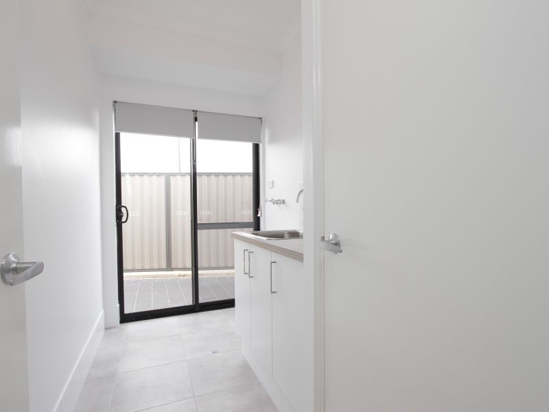 48 Villatella Gardens, Piara Waters WA 6112