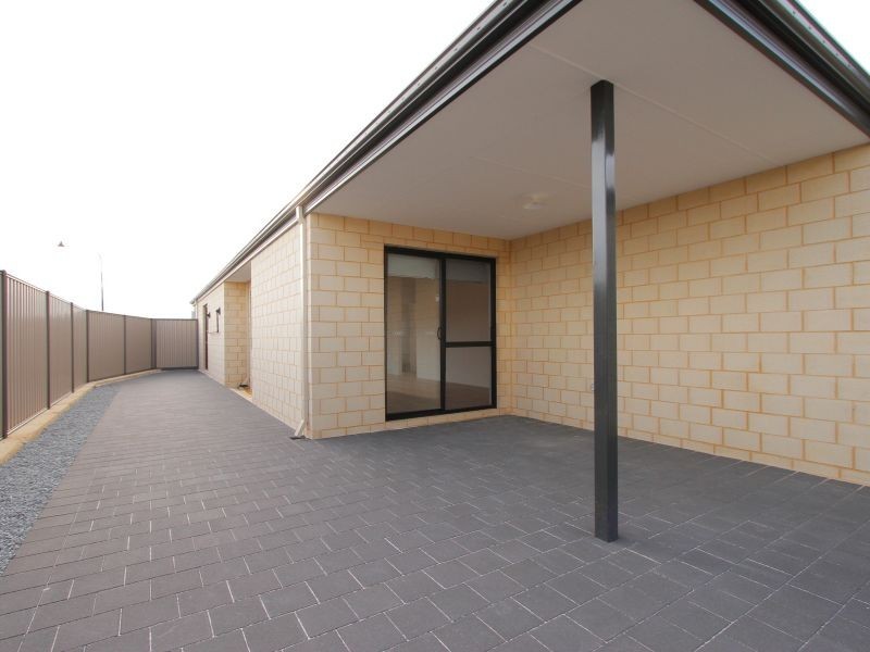 48 Villatella Gardens, Piara Waters WA 6112