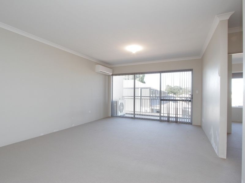 16/148 Railway Parade, Queens Park WA 6107
